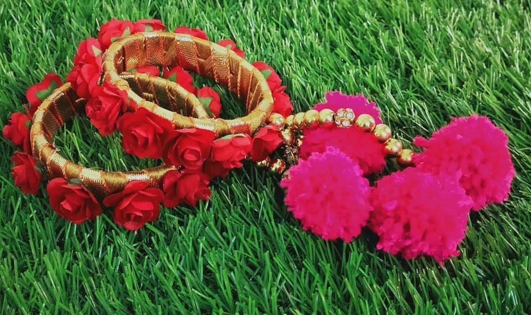 Lamansh Bangles Set Red Pink / Artificial flowers / Haldi ,Wedding,Engagement Lamansh™ Floral Bangles Set for Engagement / Haldi / Red Bangles set with Hanging Tassels Floral Accessories set