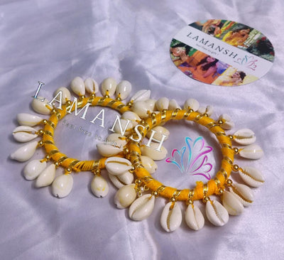 LAMANSH Bangles set White - Yellow / Standard / Shells 🐚 Style Lamansh® Set of 2 Shells Bangles set for Bride in Haldi & Mehendi Ceremony / Bangles set