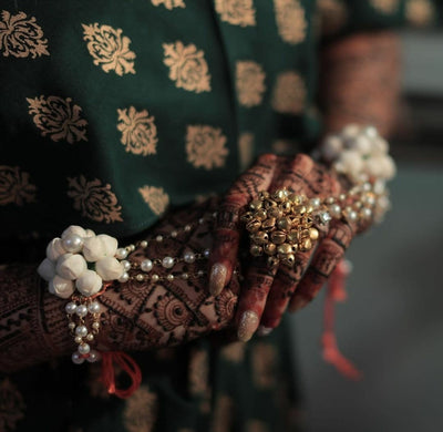 Lamansh Bracelet Ring Set White-Golden / Artificial Mogra flowers & Ghungroo / Haldi ,Wedding,Engagement Lamansh™ 1 Pair Floral Mogra Bracelet Set with Ghungroo for Engagement / Haldi / Floral Accessories set