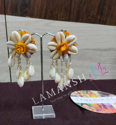 Lamansh Earring Set Yellow / Shells 🐚 / Haldi ,Wedding, Engagement LAMANSH® Yellow Shell 🐚 Floral Earrings Set for Women / Floral Accessories set