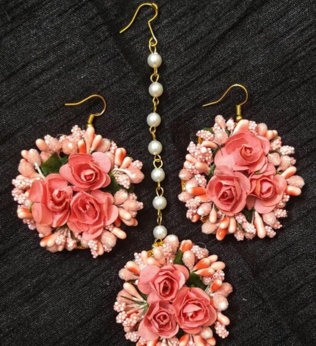Lamansh Floral 🌺 Giveaways 1 Maangtika & 2 Earrings set / Peach LAMANSH® Flower Jewellery Set Of 2 Earrings & 1 Maangtika / Haldi Set
