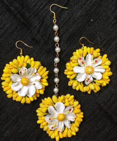 Lamansh Floral 🌺 Giveaways 1 Maangtika & 2 Earrings set / Yellow-White LAMANSH® Flower Jewellery Set / Set of 1 Maangtika & 2 Earrings / For Women & Girls / Haldi Set
