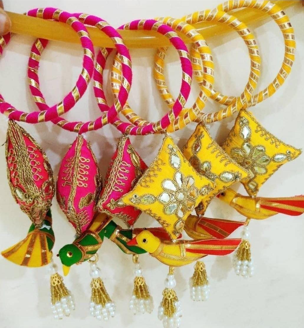 LAMANSH Floral 🌺 Giveaways Multi colour / 10 Bangles with pillow & Parrot hangings LAMANSH Set of 10 Bangles Artificial Floral Gota Hathphool Bangles set /Mehendi Favors for Bridesmaid