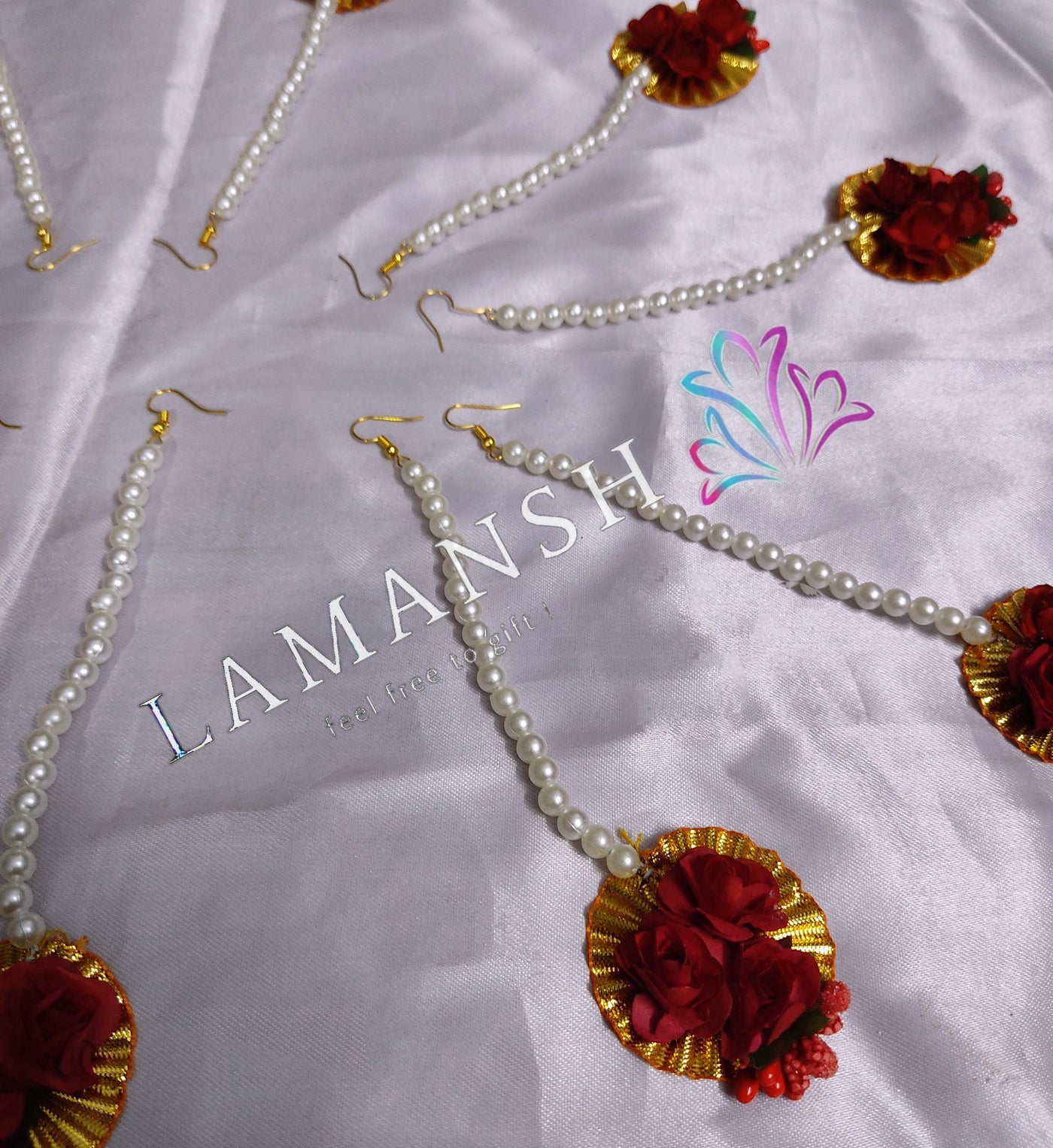 LAMANSH Floral 🌺 Giveaways Red / Set of 50 Maangtika's LAMANSH®( Pack of 50 at just 20₹ each 🤩 ) Flower Maangtika's for Haldi Mehendi Sangeet / Bridesmaid Giveaways set