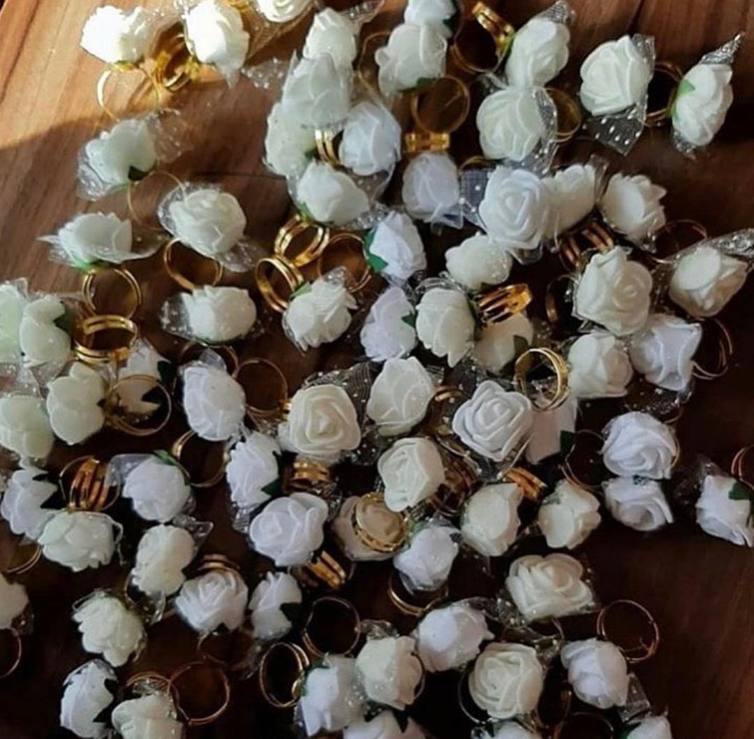 LAMANSH Floral 🌺 Giveaways White / Set of 30 Rings 💍 LAMANSH® Artificial Flower 💍Ring's / Bridesmaid Giveaways ( Set of 30 ) set