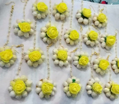 LAMANSH Floral 🌺 Giveaways Yellow-White / Set of 20 Maangtika's LAMANSH® Artificial Flower Maangtika's / Bridesmaid Giveaways ( Set of 20 ) maangtika's set