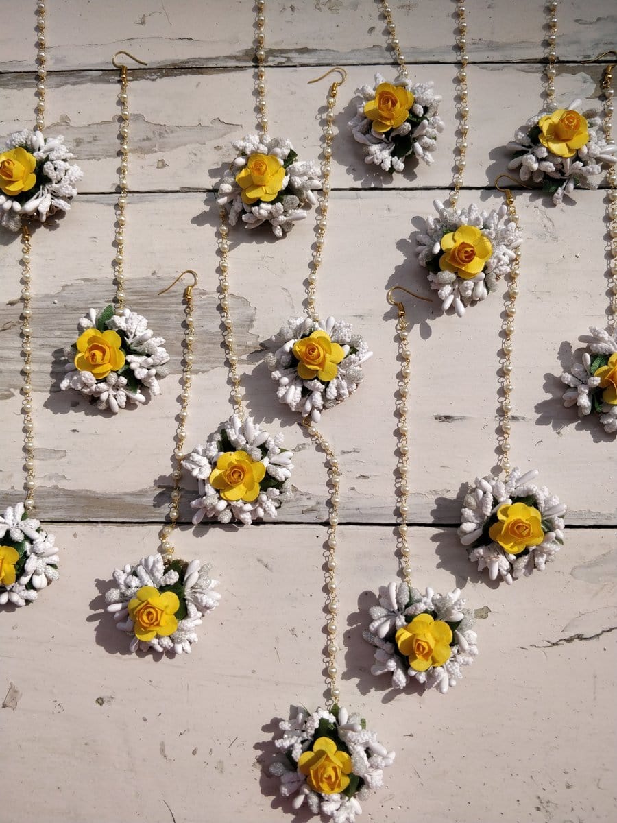 LAMANSH Floral 🌺 Giveaways Yellow-White / Set of 20 Maangtika's LAMANSH® Artificial Flower Maangtika's / Bridesmaid Giveaways ( Set of 20 ) set