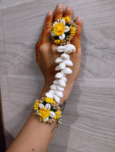 The Pearl Flower Bracelet Online in India | Totapari India