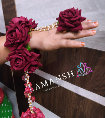 Lamansh Floral 🌺 Kalire 2 Floral Hathphool with Kaleere / Maroon LAMANSH® Set of 2 Artificial Maroon Red Rose 🌹 Floral Kaleere Set with Hand Bracelets / Kalire set for Haldi & Mehendi ceremony