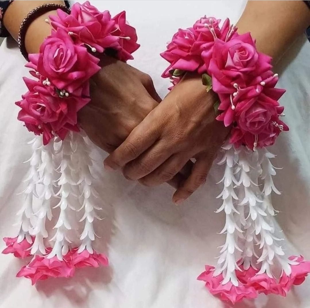 Lamansh Floral 🌺 Kalire 2 Floral 🌺 Kalire with Bracelets for Both Hands / Pink LAMANSH® Set of 2 Artificial Pink Rose Floral Kaleere Set 🌺 with Hand Bracelets / Kalire set for Haldi ceremony