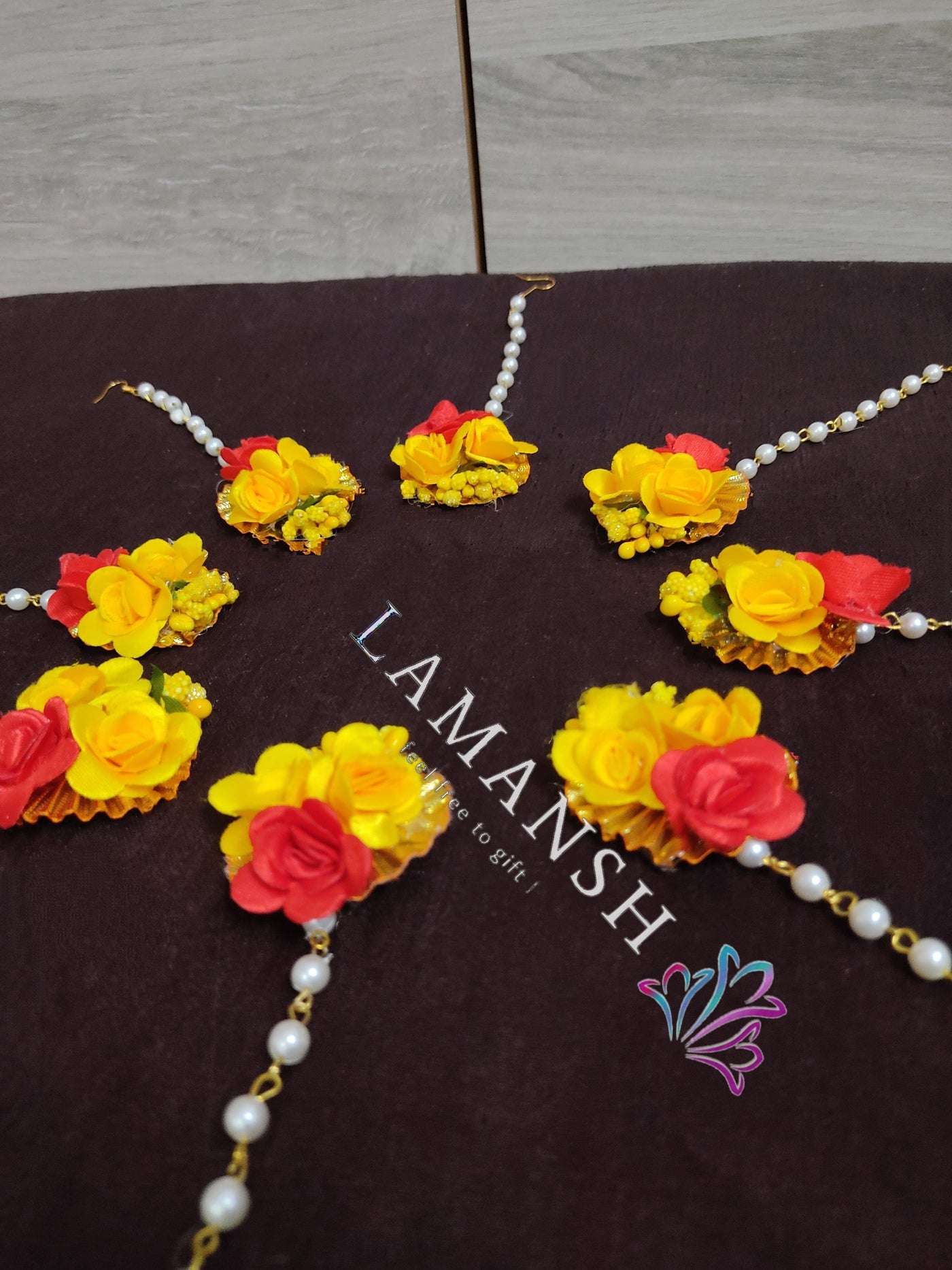 LAMANSH Floral 🌺 maangtika Assorted colors / Set of 30 Maangtika's LAMANSH® ( Set of 30) Artificial 🌺 Flower Maangtika's set / Haldi & Mehendi Favors for bridesmaid