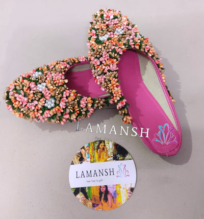 LAMANSH floral set with slippers Peach Orange & Golden LAMANSH® 🌺 Flower Jewellery Set with Matching Footwear / Bridal Floral Jewelry set with Jutti (Slipper) / Ideal for mehendi & Haldi ceremony 💛