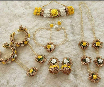 Lamansh Flower 🌺 Jewellery 1 Necklace,1 Choker, 1 Maangtika with side chain , 2 Earrings & 2 Bracelets Attached with ring / Yellow-Gold LAMANSH® Flower 🌺 Jewellery Set