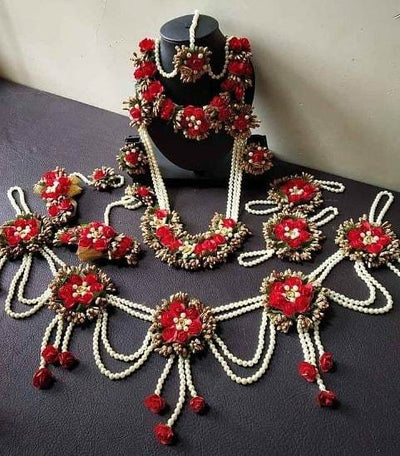 Lamansh Flower 🌺 Jewellery 1 Necklace,1 Choker, 2 Earrings, 1 Maangtika , 2 Bracelets attached to ring , 1 Kamarbandh, 2 Bajubandh / Red-White LAMANSH® Handmade Flower Jewellery Set For Women & Girls / Haldi Set