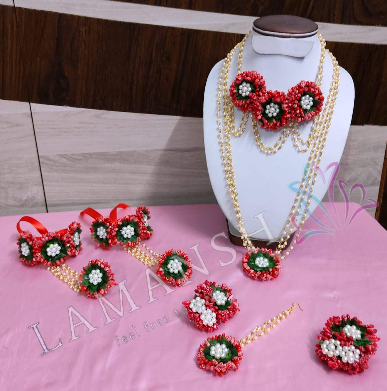 Lamansh Flower Jewellery 1 Necklace , 1 Choker, 2 Earrings , 1 Maangtika & 2 Bracelets attached to ring / Red LAMANSH® Gorgeous Floral 🌺 Jewellery Set