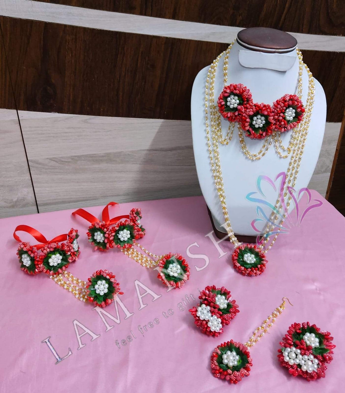 Lamansh Flower Jewellery 1 Necklace , 1 Choker, 2 Earrings , 1 Maangtika & 2 Bracelets attached to ring / Red LAMANSH® Gorgeous Floral 🌺 Jewellery Set