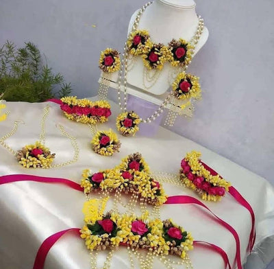 Yellow Flower Jewellery set for Haldi , Mehndi / Maangtika With Side Chain 