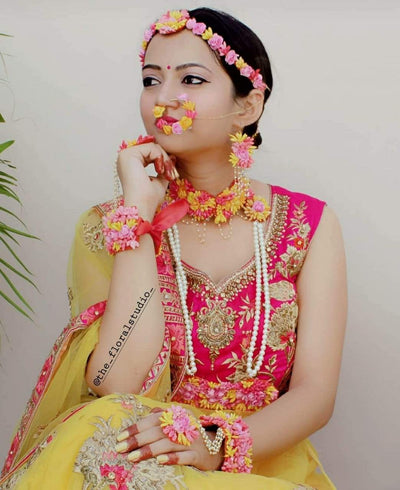 Lamansh Flower Jewellery 1 Necklace, 1 Choker, 2 Earrings, 1 Nosering, 1 Maangtika with MathaPatti & 2 Bracelets Set Attached With Ring set  / Multicolor LAMANSH® Special Flower Haldi Mehendi 🌺 Jewellery Set