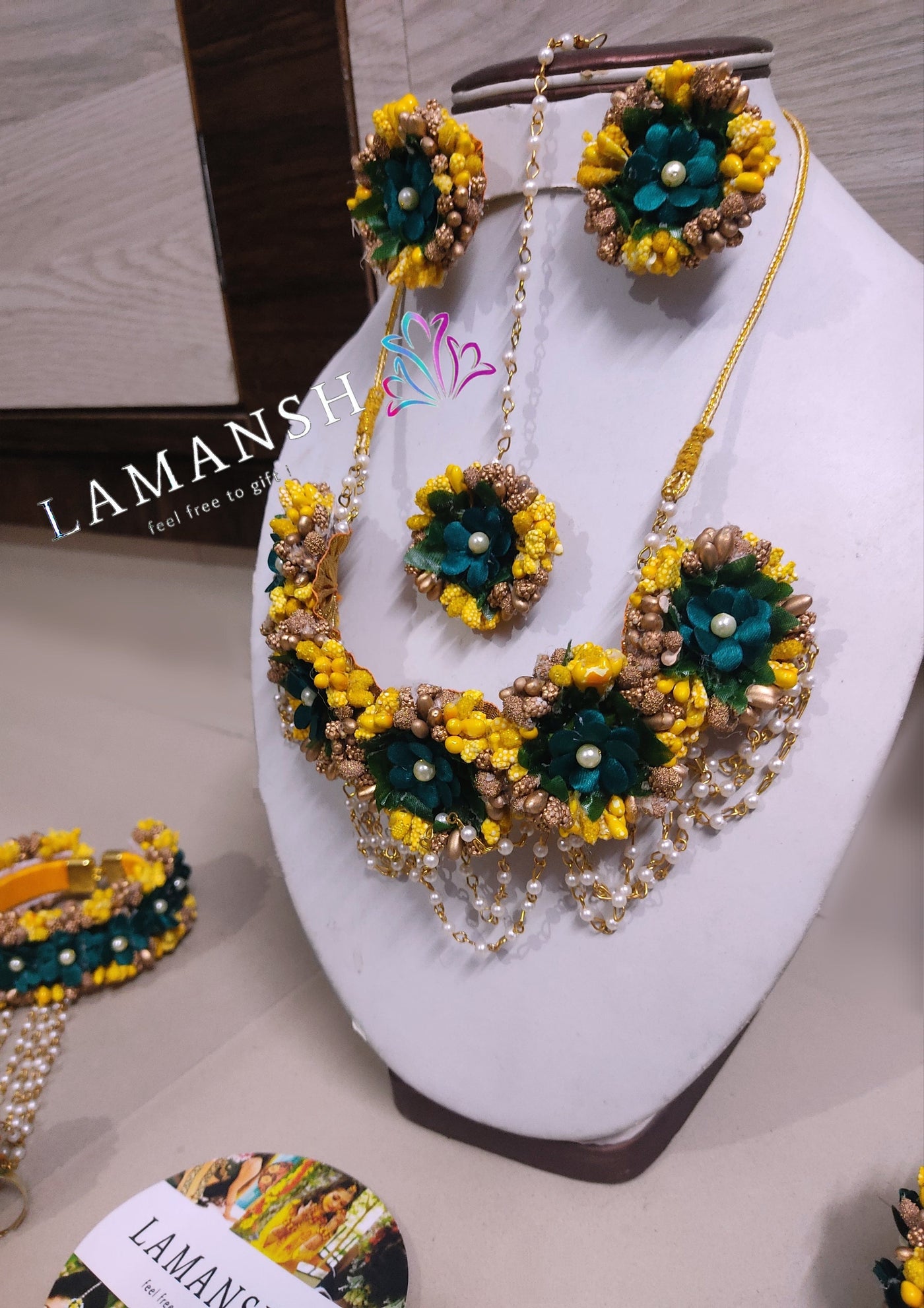 Lamansh Flower Jewellery 1 Necklace , 1 Choker , 2 Earrings , 2 Hathphools , 5 Hair clips & 1 Maangtika / Yellow Green Golden LAMANSH® Artificial Flower Jewellery set for Haldi 💛 ceremony