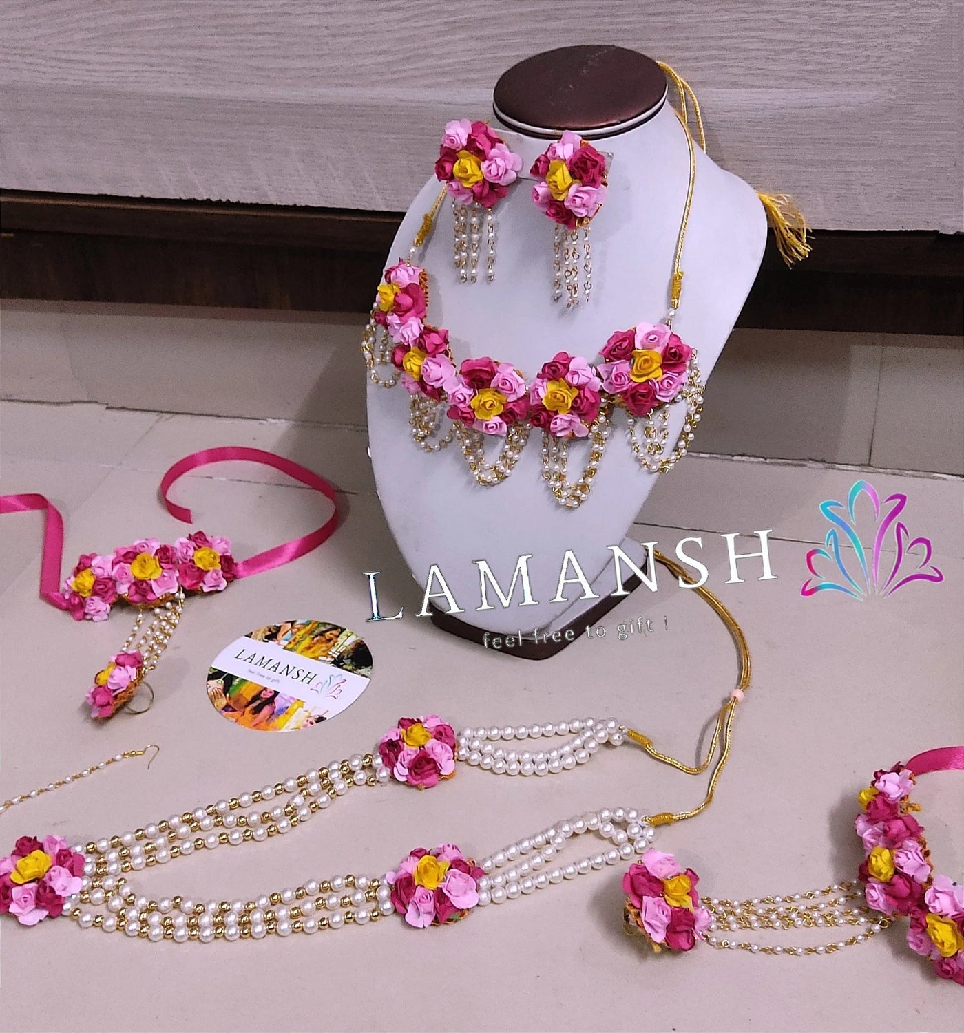 Lamansh Flower Jewellery 1 Necklace, 1 Choker, Earrings, 2 Bracelets attached to ring & 1 Maangtika / Baby Pink - Hot Pink - Yellow LAMANSH® Bridal Floral Haldi 🌺 Jewellery Set with Matching Necklace / Artificial Flower Jewellery for Mehendi
