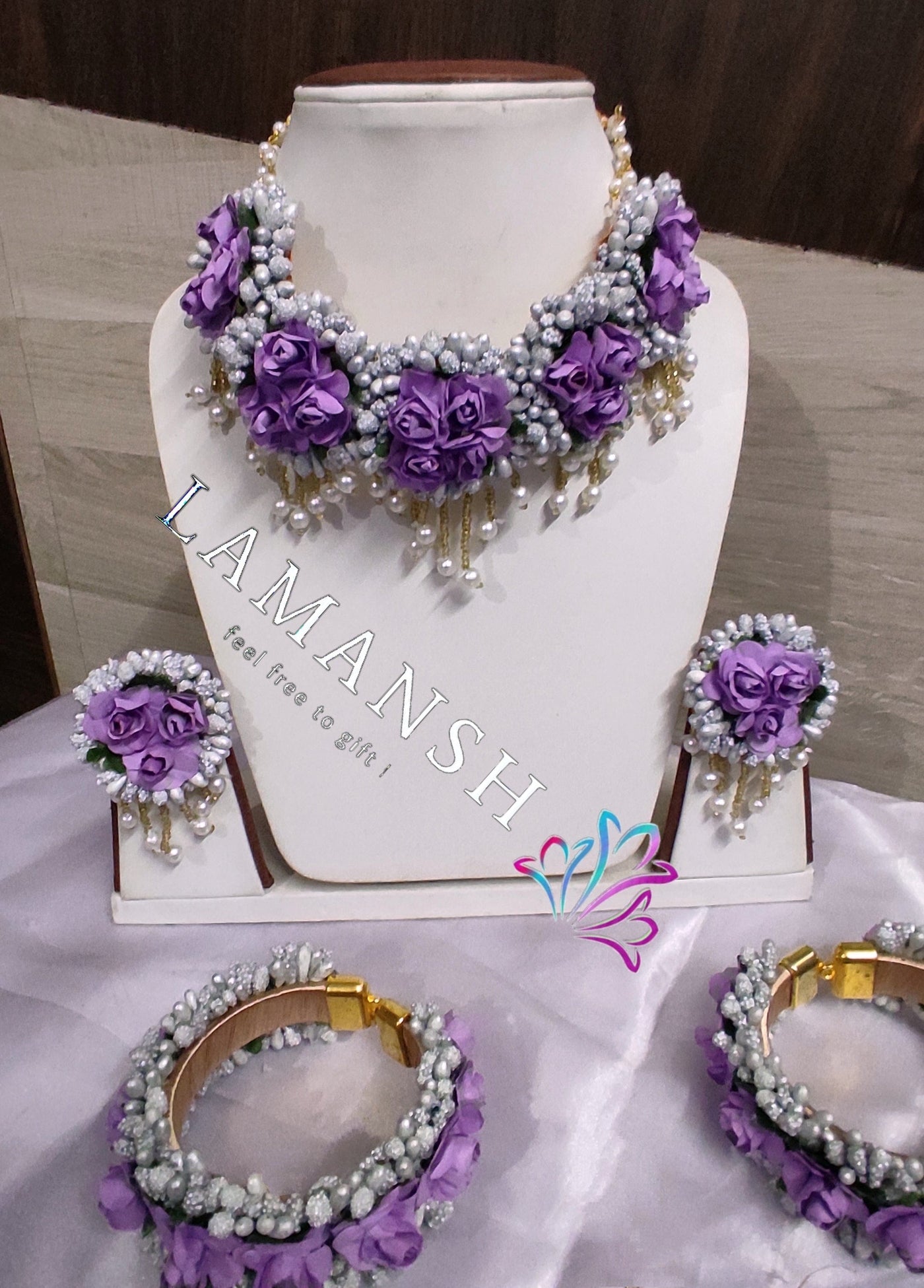 Lamansh Flower 🌺 Jewellery 1 Necklace , 1 Maangtika , 2 Earrings & 2 Bracelets Attached with Ring set / Purple - Grey LAMANSH® Purple Gorgeous Flower Jewellery Set For Women & Girls / Haldi Set
