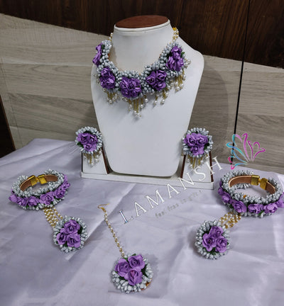 Lamansh Flower 🌺 Jewellery 1 Necklace , 1 Maangtika , 2 Earrings & 2 Bracelets Attached with Ring set / Purple - Grey LAMANSH® Purple Gorgeous Flower Jewellery Set For Women & Girls / Haldi Set