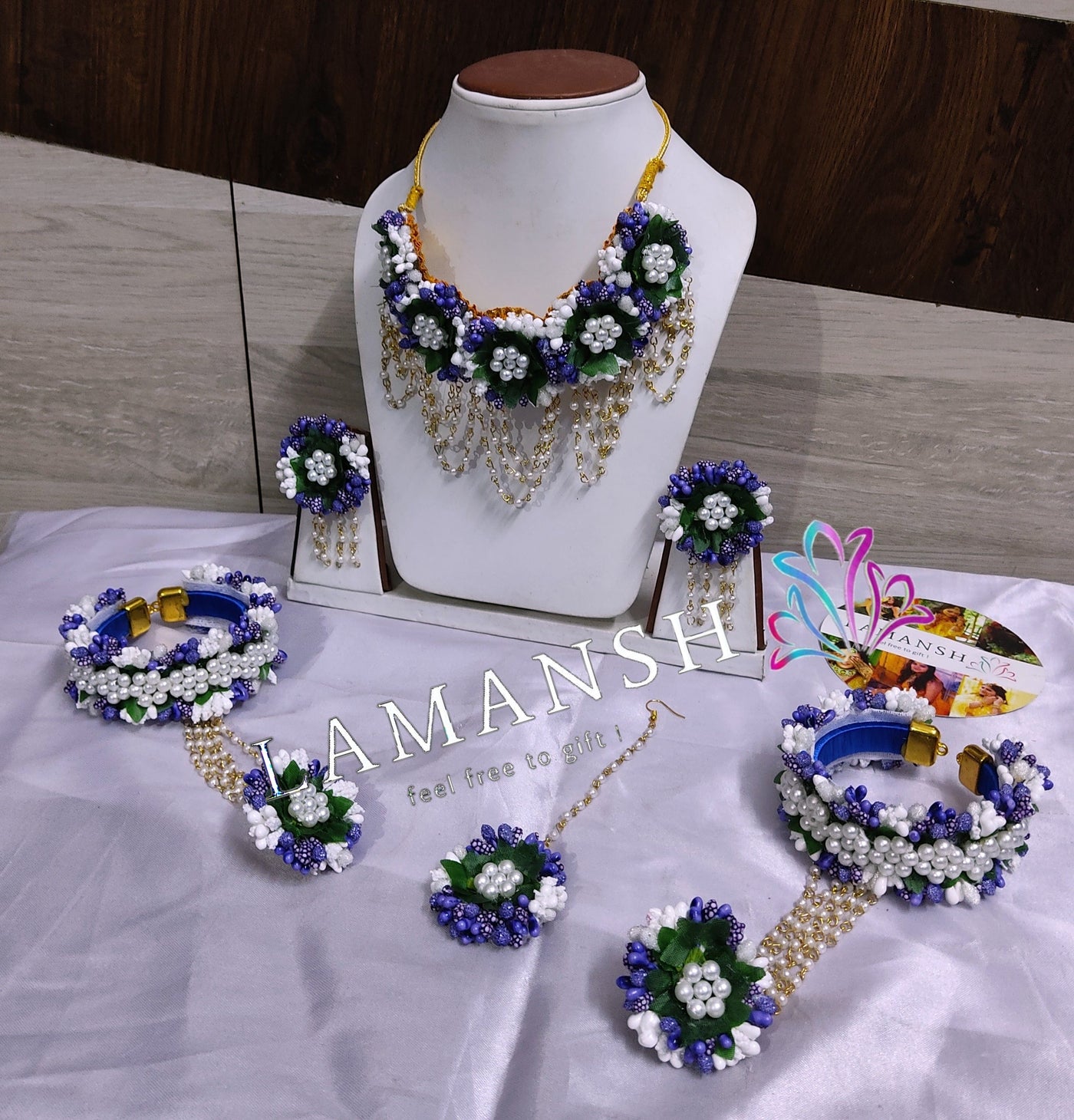 Lamansh Flower🌺🌻🌹🌷 jewellery 1 Necklace, 2 Earrings ,1 Maangtika & 2 Bracelet attached to Ring set / White Purple LAMANSH® Handmade Wedding Flower Jewellery Set For Women & Girls / Haldi Set
