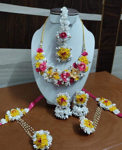 Lamansh Flower Jewellery 1 Necklace, 2 Earrings, 1 Maangtika , 2 Bracelets attached to ring & 1 Nose ring nath / Multicolor LAMANSH® Special Floral 🌺 Jewellery Set