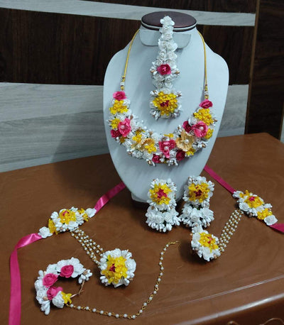 Lamansh Flower Jewellery 1 Necklace, 2 Earrings, 1 Maangtika , 2 Bracelets attached to ring & 1 Nose ring nath / Multicolor LAMANSH® Special Floral 🌺 Jewellery Set