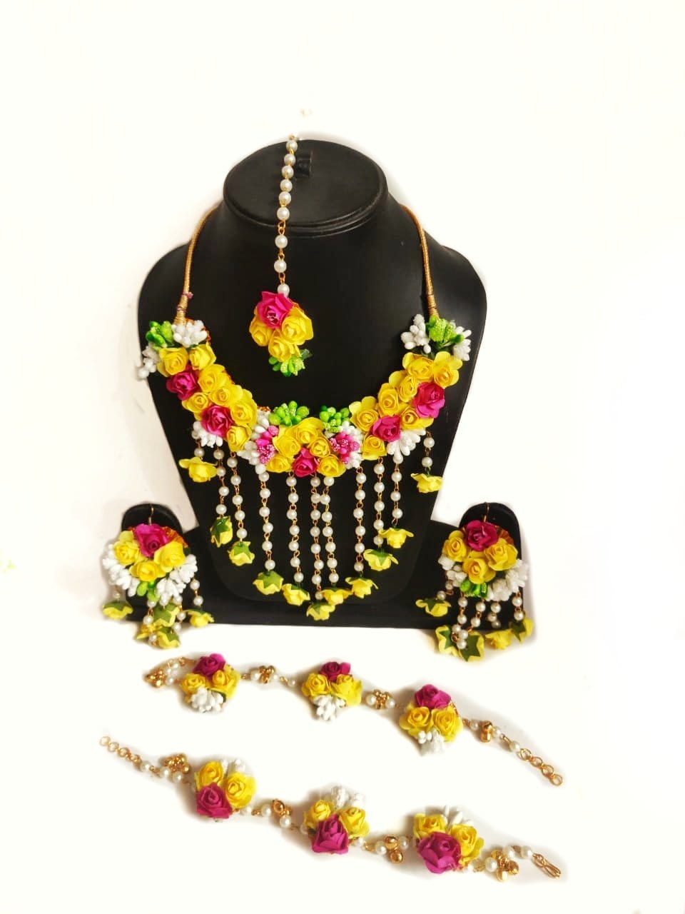 Lamansh Flower Jewellery 1 Necklace, 2 Earrings , 1 Maangtika, 2 Bracelets attached to ring & 2 Anklets / Yellow-Pink LAMANSH® Special Floral 🌺 Jewellery Set with Payal Anklets / Floral 🌺 set