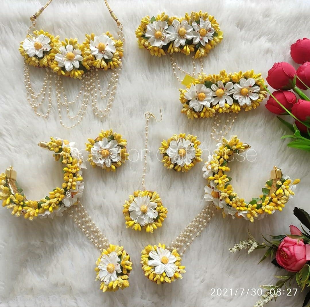 Lamansh Flower Jewellery 1 Necklace, 2 Earrings , 1 Maangtika & 2 Bracelets attached to ring set & 2 bajuband / Yellow-White LAMANSH® Special Floral 🌺 Jewellery Set