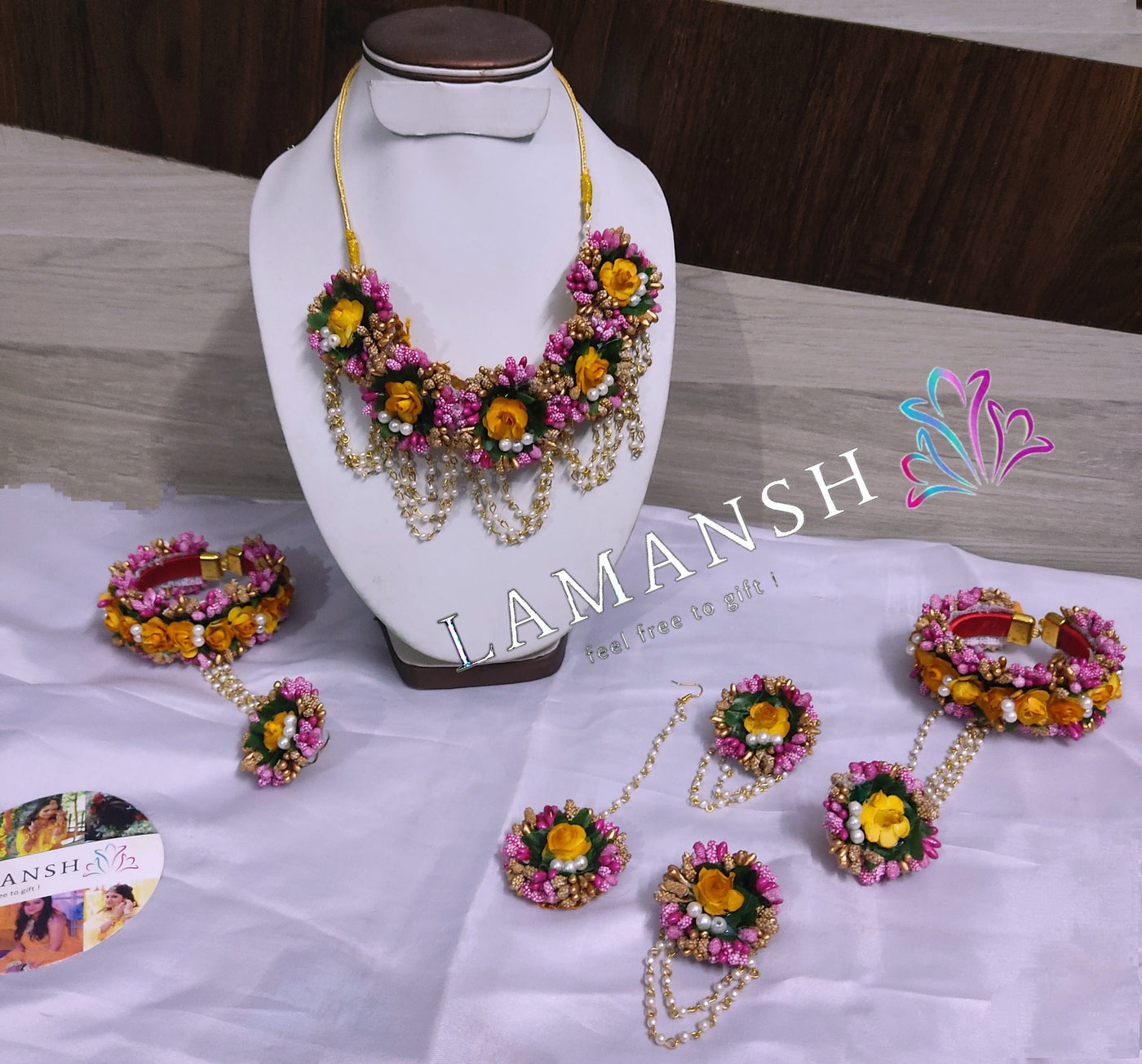 Lamansh Flower 🌺 Jewellery 1 Necklace , 2 Earrings , 1 Maangtika & 2 Bracelets attached to ring set / Pink Yellow Gold LAMANSH® 🌺 Floral Jewellery Set For Women & Girls / Haldi Ceremony Set