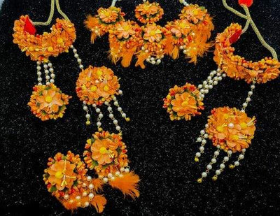 Lamansh Flower 🌺 Jewellery 1 Necklace, 2 Earrings ,1 Maangtika & 2 Bracelets Attached to Ring with kaleere set / Orange LAMANSH® Handmade Flower Jewellery Set For Women & Girls / Haldi Set