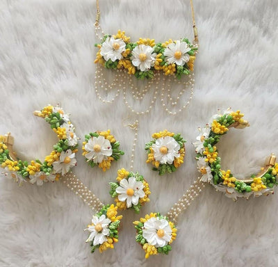 Lamansh Flower Jewellery 1 Necklace, 2 Earrings, 1 Maangtika & 2 Bracelets attached to ring. / Yellow-Green LAMANSH® Special Floral 🌺 Jewellery Set
