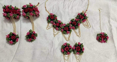 Lamansh Flower 🌺 Jewellery 1 Necklace, 2 Earrings ,1 Maangtika & 2 Bracelets Attached with Ring set / Dark Pink-Green LAMANSH® Handmade Flower Jewellery Set For Women & Girls / Haldi Set