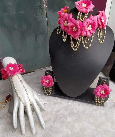 Lamansh Flower 🌺 Jewellery 1 Necklace, 2 Earrings ,1 Maangtika & 2 Bracelets Attached with Ring set / Pink LAMANSH® 🌹Flower Jewellery Set For Women & Girls / Haldi Set