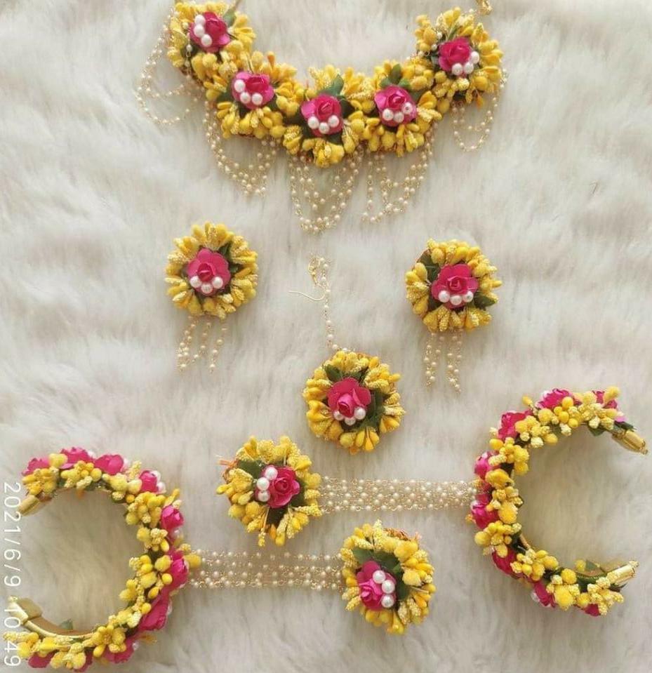 Lamansh Flower 🌺 Jewellery 1 Necklace, 2 Earrings ,1 Maangtika & 2 Bracelets Attached with Ring set / Pink-Yellow LAMANSH® Bridal 💛 Yellow-Pink Artificial Flower Jewellery set for Haldi ceremony