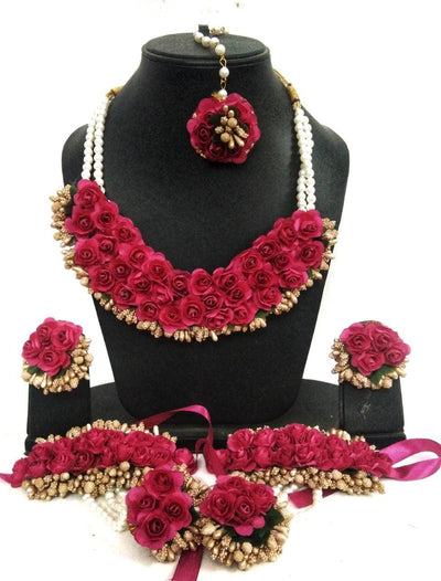 Lamansh Flower 🌺 Jewellery 1 Necklace, 2 Earrings ,1 Maangtika & 2 Bracelets Attached with Ring set / Red LAMANSH® Handmade Flower Jewellery Set For Women & Girls / Haldi Set