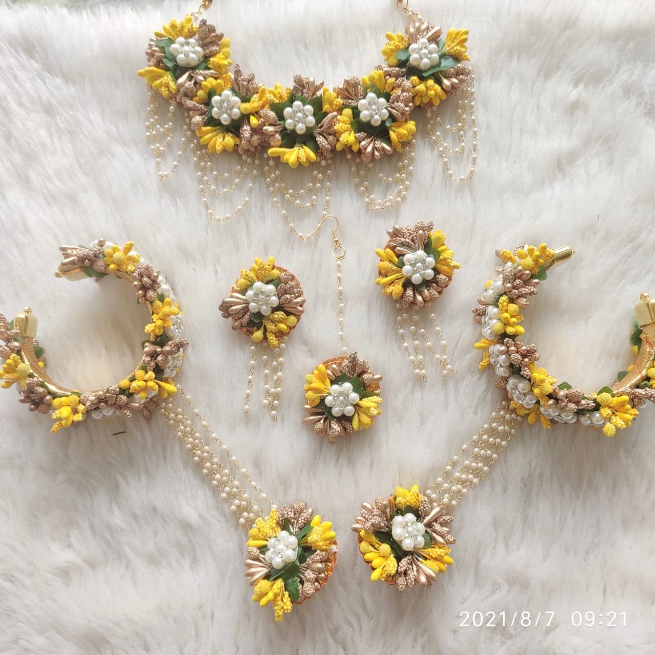 Lamansh Flower 🌺 Jewellery 1 Necklace, 2 Earrings ,1 Maangtika & 2 Bracelets Attached with Ring set / Yellow-Golden LAMANSH® Handmade Flower Jewellery Set For Women & Girls / Haldi Set