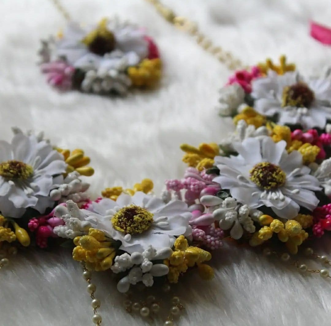 Lamansh Flower 🌺 Jewellery 1 Necklace, 2 Earrings ,1 Maangtika & 2 Bracelets Attached with Ring set / Yellow-Pink-White LAMANSH® Handmade Flower Jewellery Set For Women & Girls / Haldi Set