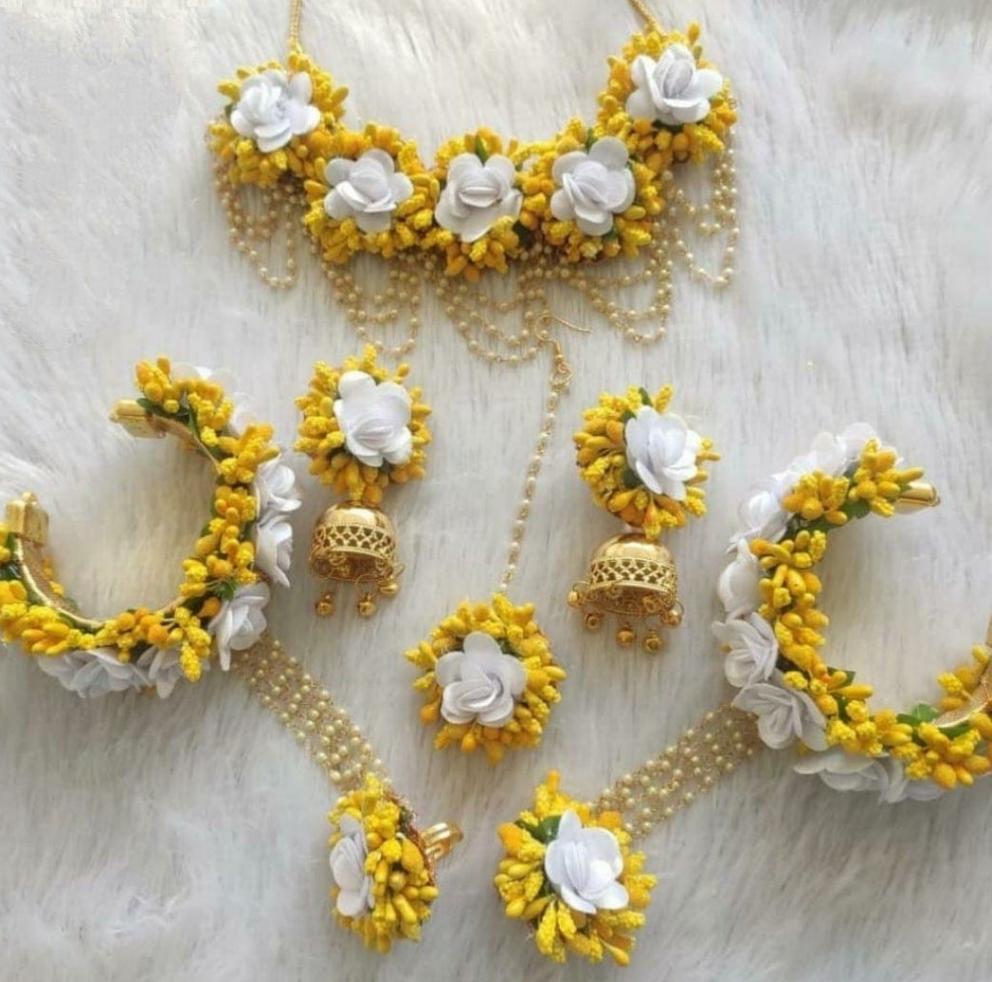 Lamansh Flower 🌺 Jewellery 1 Necklace, 2 Earrings ,1 Maangtika & 2 Bracelets Attached with Ring set / Yellow-White LAMANSH® Handmade Flower Jewellery Set For Women & Girls / Haldi Set