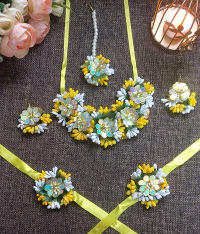 Lamansh Flower 🌺 Jewellery 1 Necklace, 2 Earrings ,1 Maangtika & 2 Bracelets set / Multicolored LAMANSH® Handmade Flower Jewellery Set For Women & Girls / Haldi Set