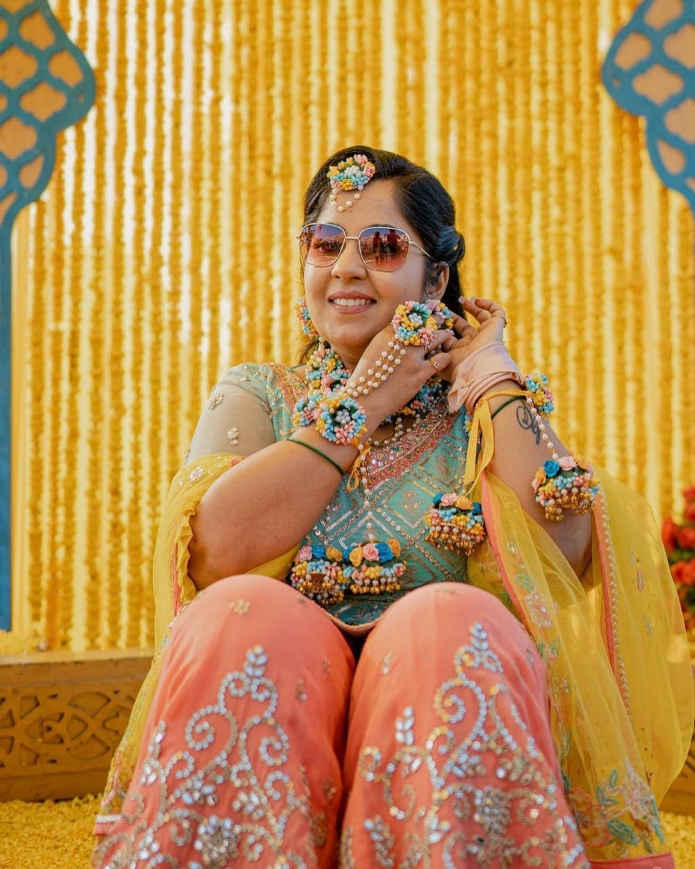 Floral set with Kalire Flower Hathphools with Kaleere Floral Kalire for Haldi Mehendi ceremony Lamansh