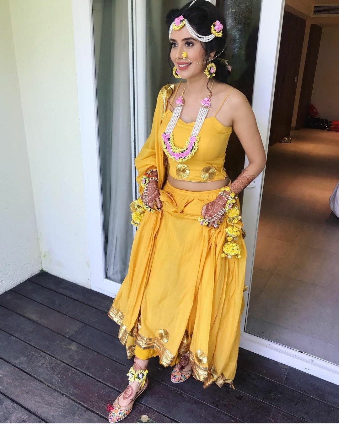 Lamansh Flower🌺🌻🌹🌷 jewellery 1 Necklace , 2 Earrings , 1 Maangtika with side chain, 2 Hathphools , 2 Anklets Payal & 1 Nath Nose ring / Pink Yellow Charu Asopa Sen