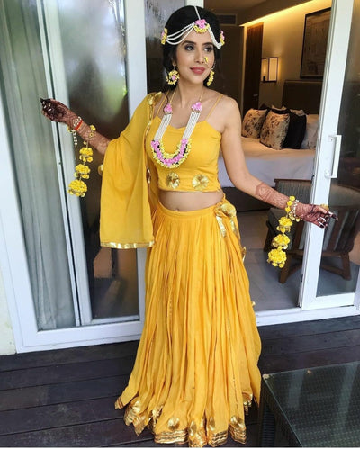 Lamansh Flower🌺🌻🌹🌷 jewellery 1 Necklace , 2 Earrings , 1 Maangtika with side chain, 2 Hathphools with Kalire on both hands , 2 Anklets Payal & 1 Nath Nose ring / Pink Yellow Charu Asopa Sen Floral 🌺 set with Kalire