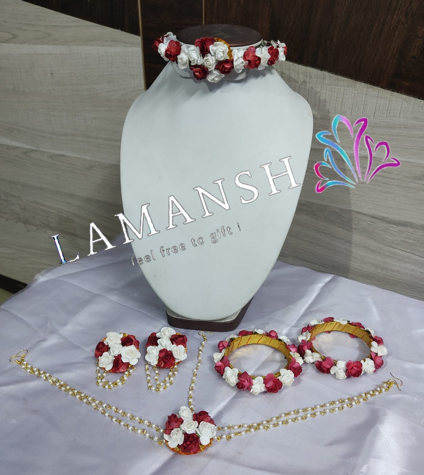 Lamansh Flower 🌺 Jewellery 1 Necklace, 2  Earrings  ,1 Maangtika With Side Chain & Bangles set / White - Red LAMANSH® Handmade Flower Jewellery Set For Women & Girls / Haldi Set