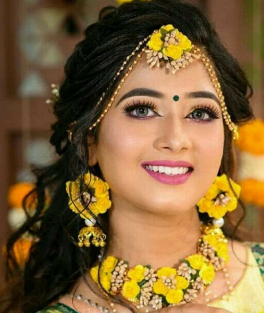 Pin by monika pawar on engagement | Indian bridal hairstyles, Indian bride  makeup, Bridal makeup looks