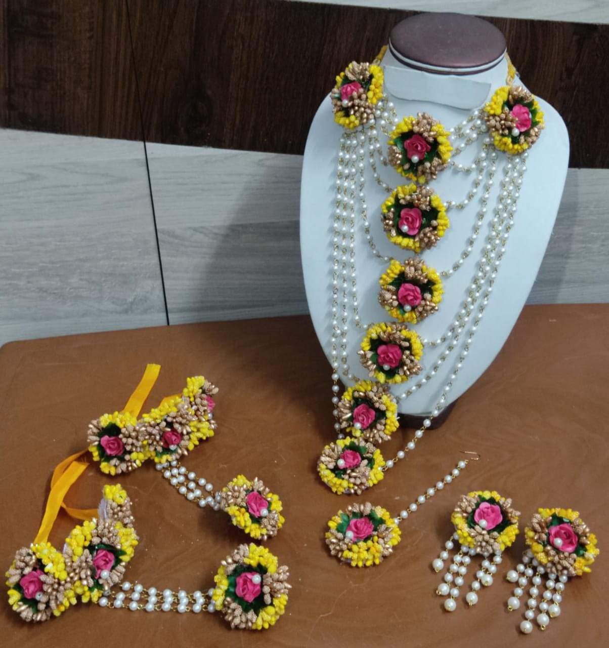 Lamansh Flower Jewellery 1 Necklace, 2 Earrings, 2 Bracelet attached to ring & 1 Maangtika / Pink-Yellow LAMANSH® Floral Layered Haldi 🌺 Jewellery Set