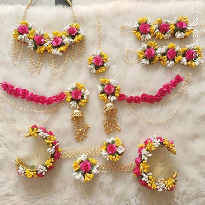 Lamansh Flower Jewellery 1 Necklace, 2 Earrings with extended clips , 1 Maangtika, 2 Bracelets attached to ring & 2 Anklets / Yellow-Pink LAMANSH® Bridal Floral 🌺 Jewellery Set for Haldi ceremony
