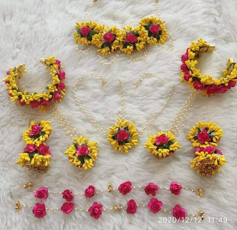 Lamansh Flower Jewellery 1 Necklace, 2 jhumki Earrings , 1 Maangtika With Side Chain, 2 Bracelets attached to ring & 2 Anklets / Yellow-Pink LAMANSH® Special Floral 🌺 Jewellery Set